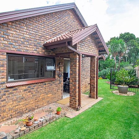 LeoZet Self catering apartment Pretoria-Noord Buitenkant foto